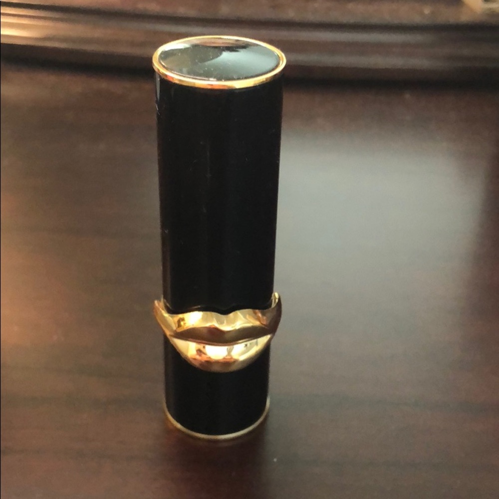 pat lipstick